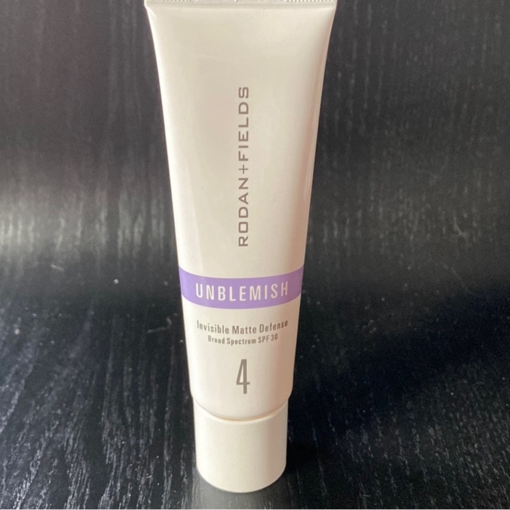 Rodan + Fields Unblemish Invisible Matte Defense